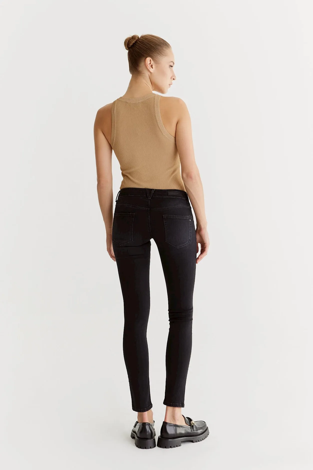 Allissa - Low Waist Skinny Cropped Jeans - Black Vintage