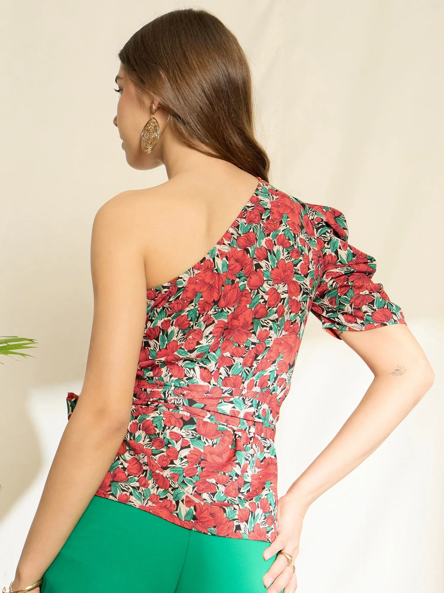 Berrylush Women Red & Green Floral Printed One-Shoulder Neck Puff Sleeve Tie-Up Waist Regular Peplum Top